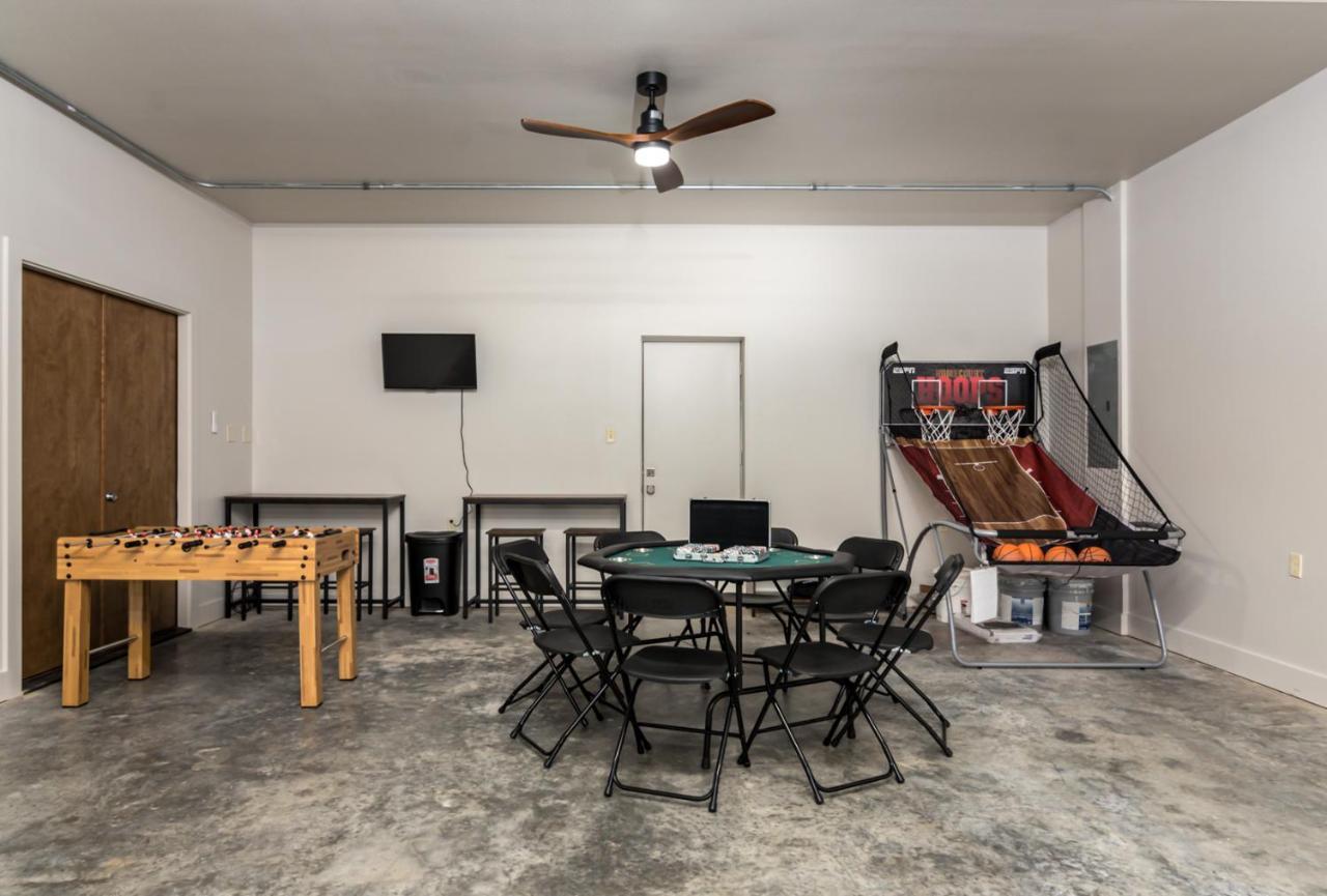 Amazing Downtown Location For Groups! Villa Little Rock Bagian luar foto