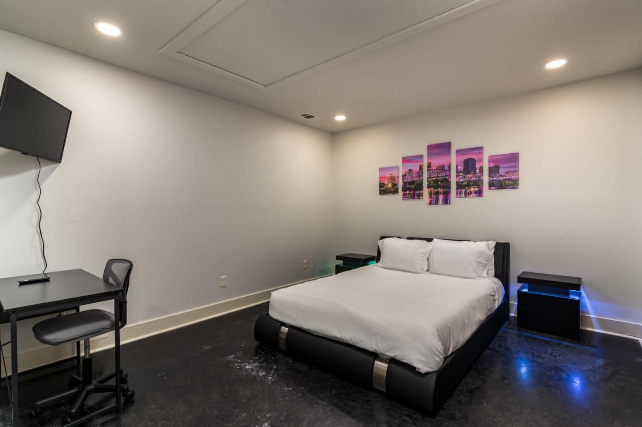 Amazing Downtown Location For Groups! Villa Little Rock Bagian luar foto