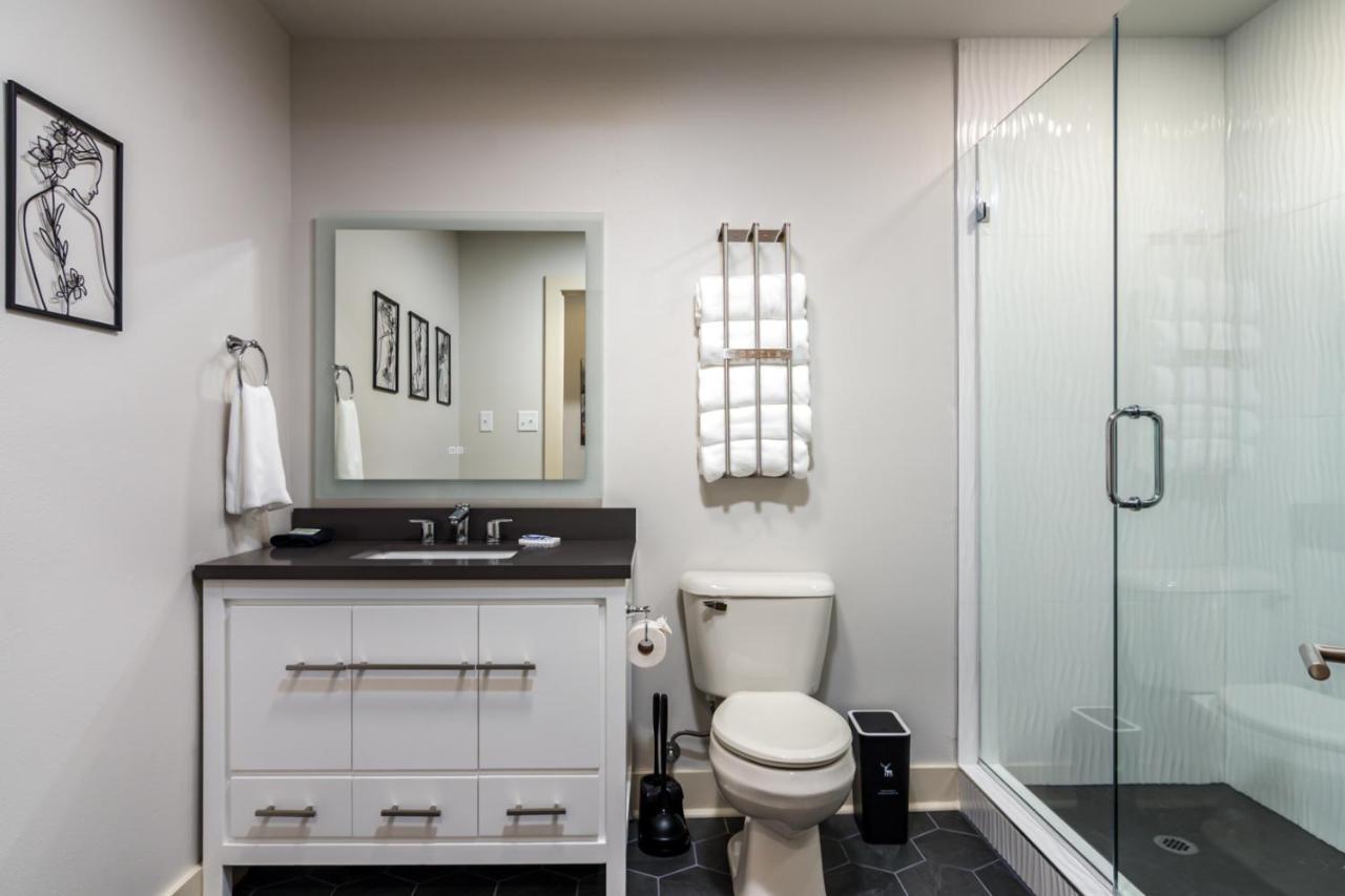 Amazing Downtown Location For Groups! Villa Little Rock Bagian luar foto