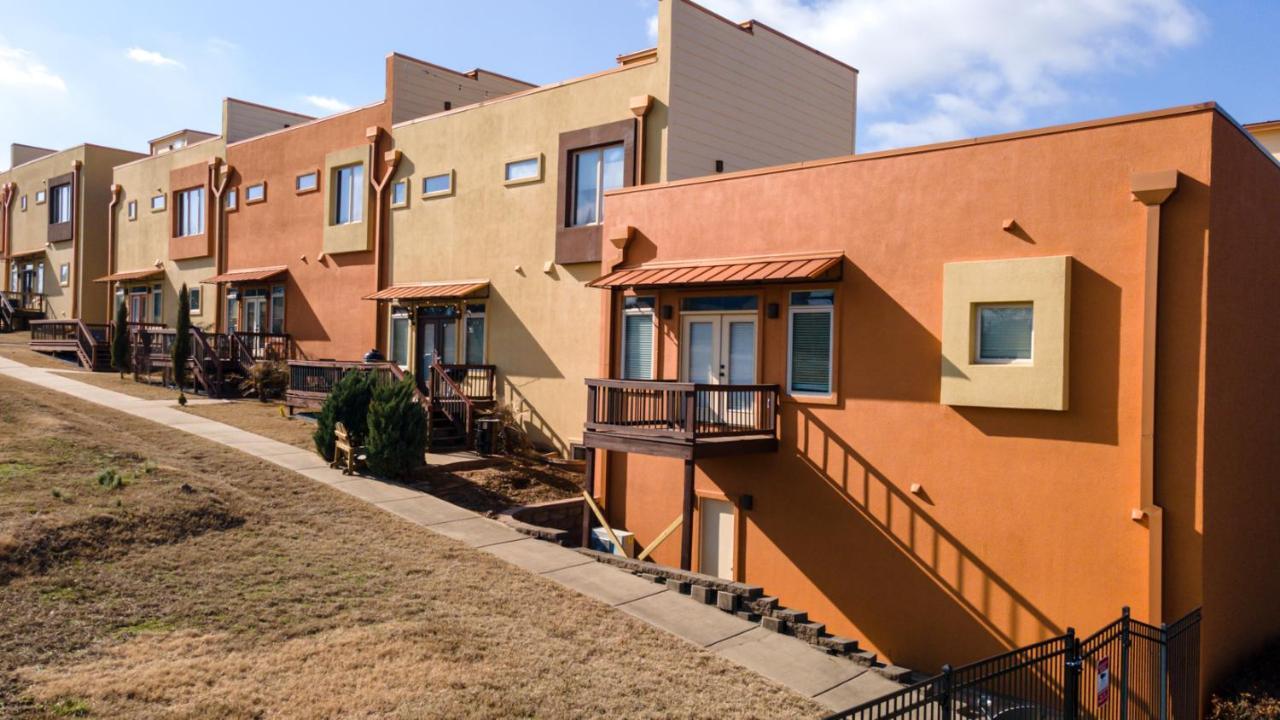 Amazing Downtown Location For Groups! Villa Little Rock Bagian luar foto