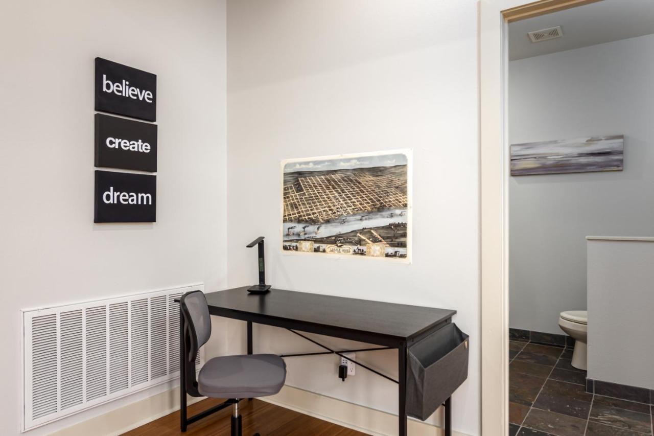 Amazing Downtown Location For Groups! Villa Little Rock Bagian luar foto