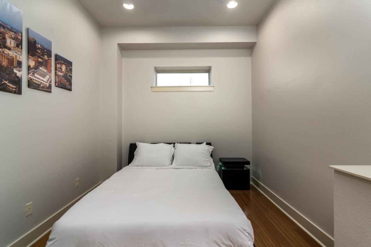 Amazing Downtown Location For Groups! Villa Little Rock Bagian luar foto
